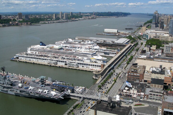 Manhattan Cruise Terminal, New York City, New York Webcam / Camera